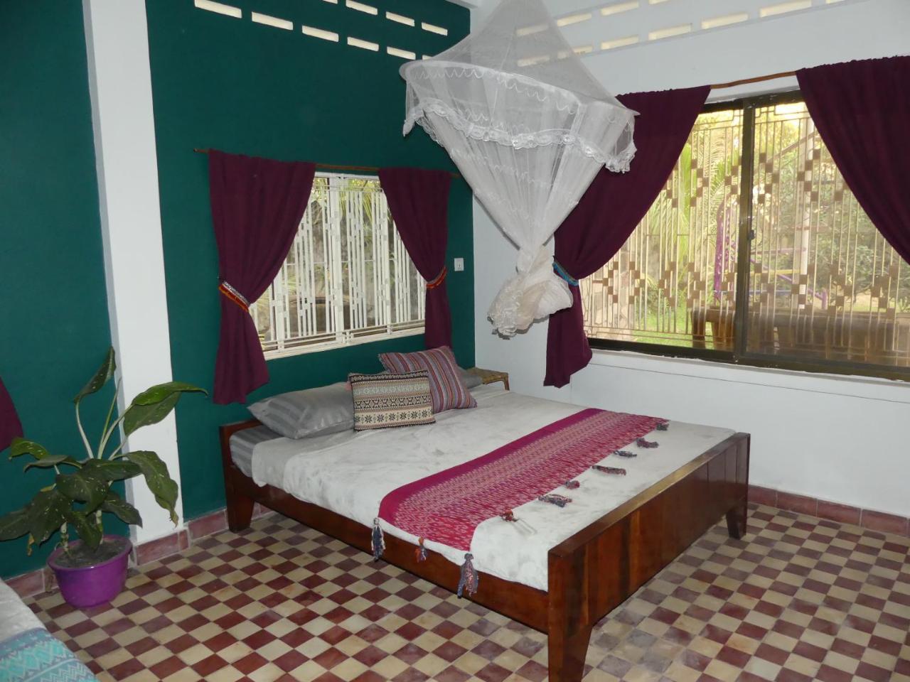 The Playground Bed & Breakfast Kampot Exterior photo